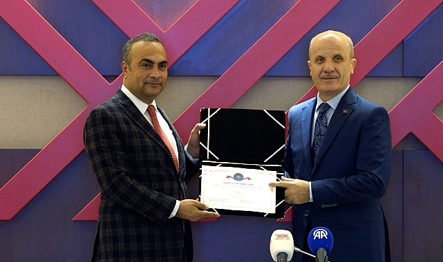 BARÜ, "Engelsiz Üniversite Program Nişanı" Aldı
