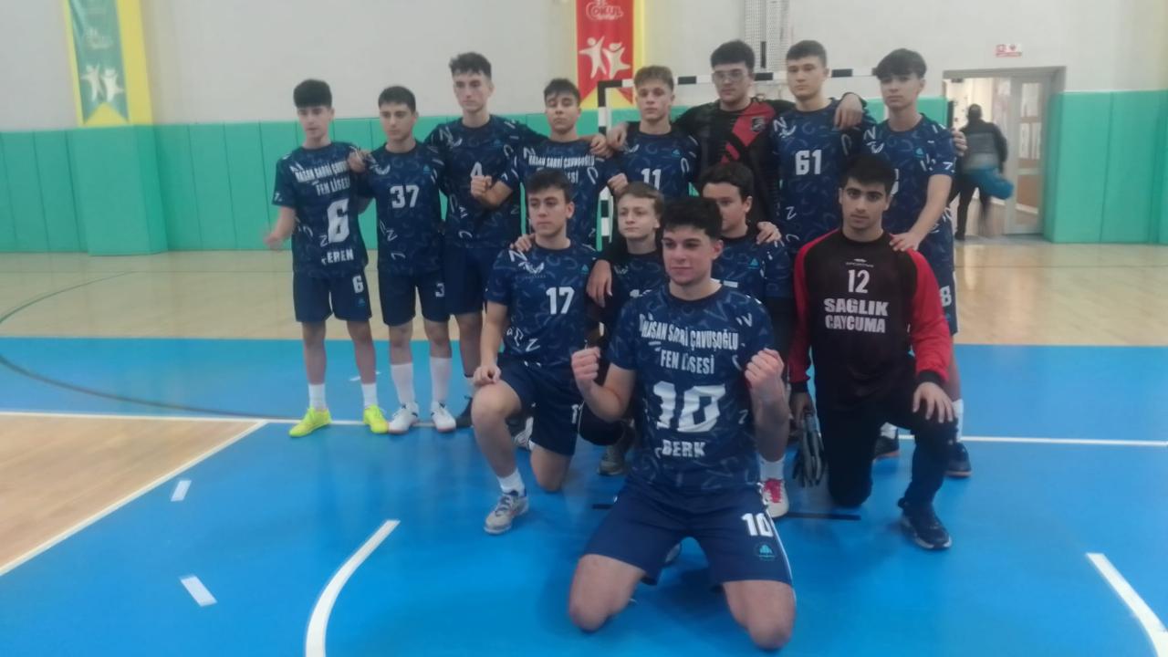 Fen Lisesi Futsal'da finale yükseldi