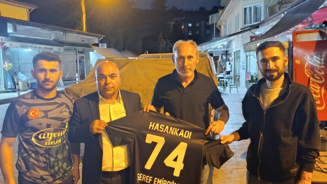 Başkan Emiroğlu Günüllerini Kazanıyor