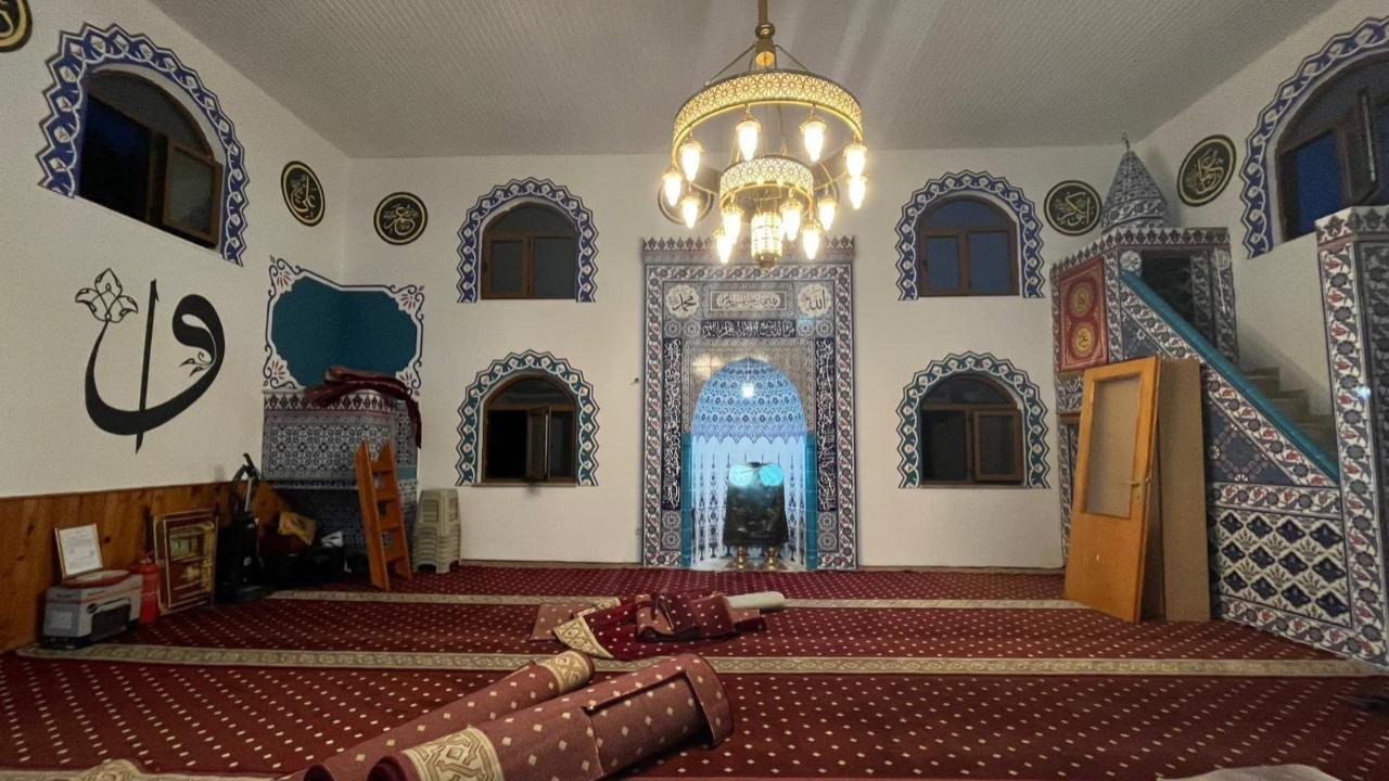 Camii yenilendi