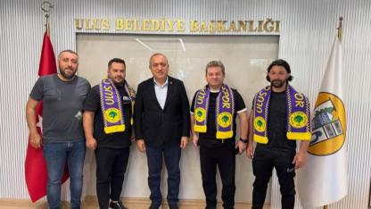 Uzun'dan misafireler atkı hediyesi