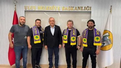 Uzun'dan misafireler atkı hediyesi
