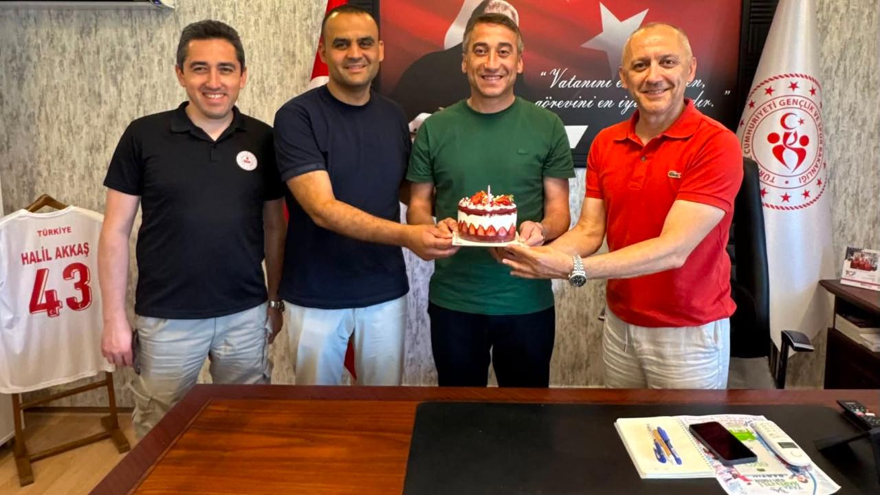 Akkaş'a Doğum Günü Sürprizi