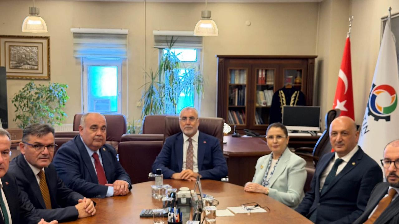 Bakan Işıkhan'dan Ticaret ve Sanayi Odasına Ziyaret