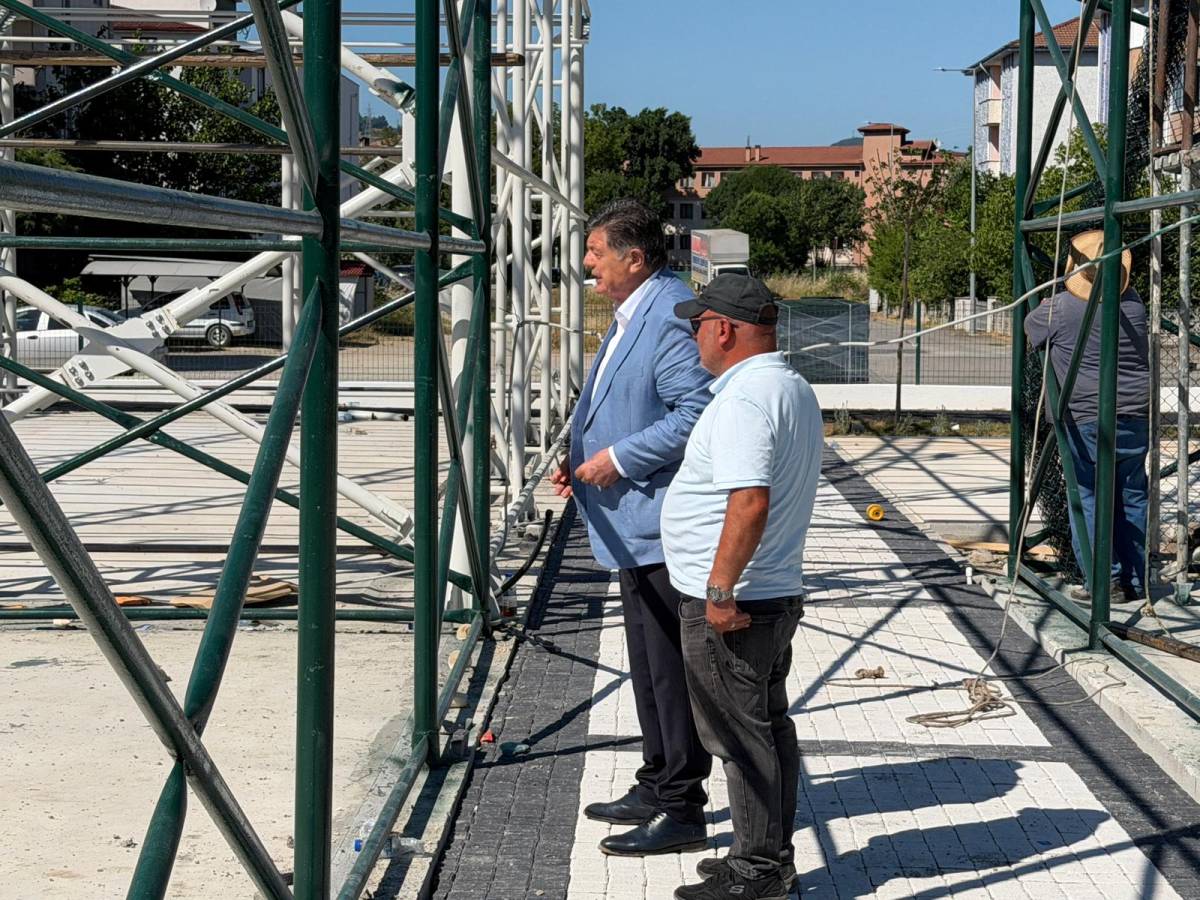 Spor Komleksi yapımı devam ediyor
