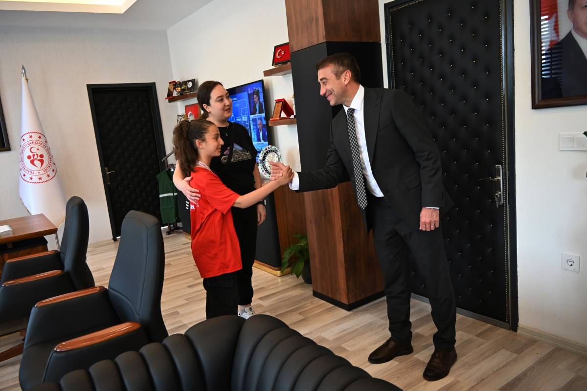 Başarılı sporculardan Akkaş'a ziyaret