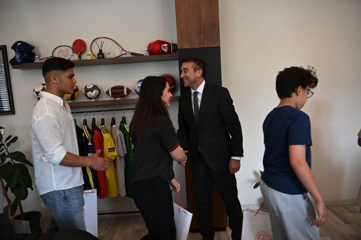 Başarılı sporculardan Akkaş'a ziyaret
