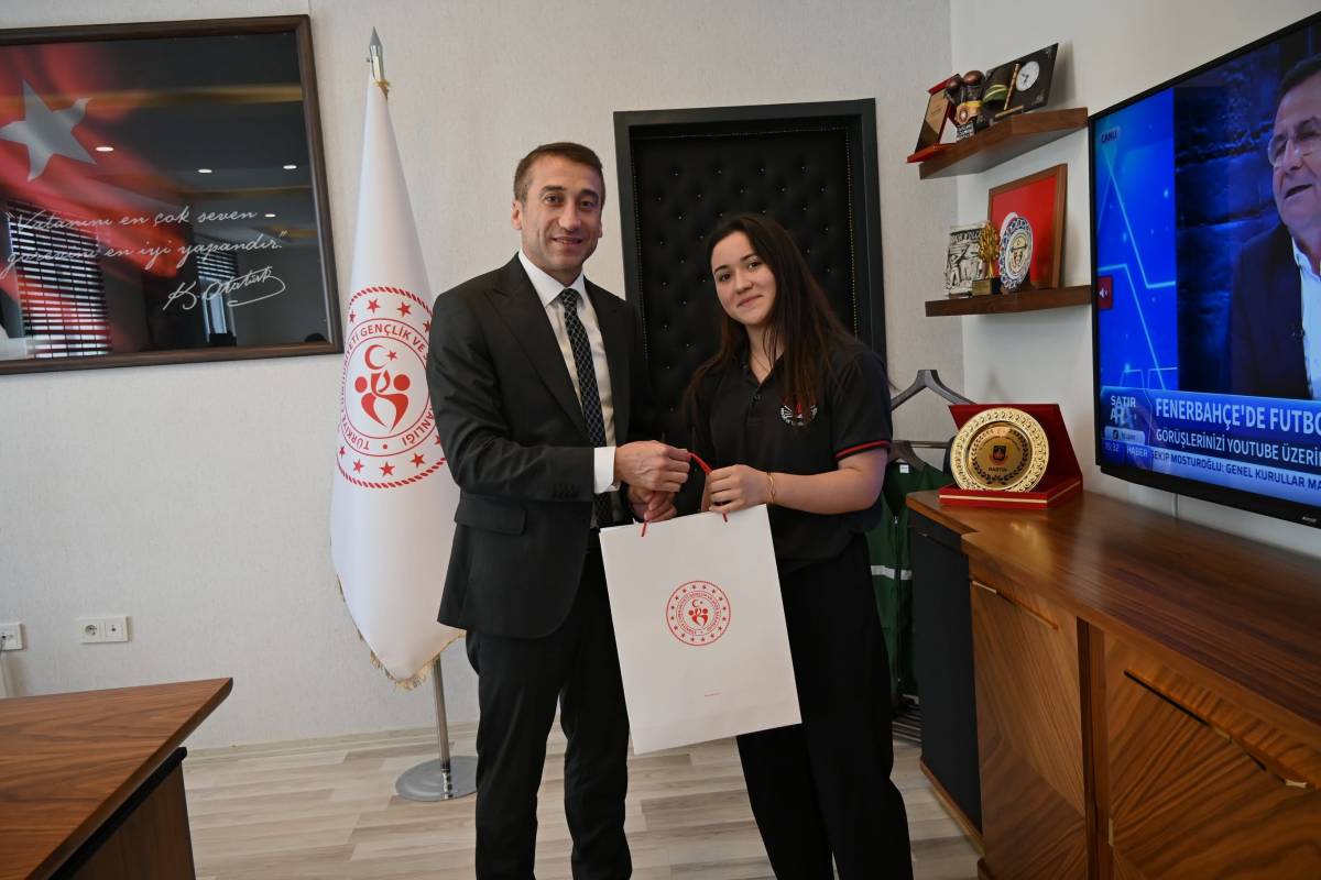 Başarılı sporculardan Akkaş'a ziyaret