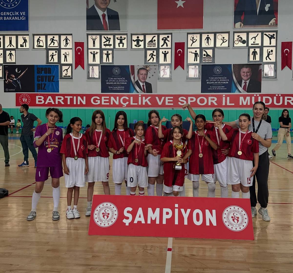 Futsal Kızlarda EllibaşOrtaokulu 1.oldu