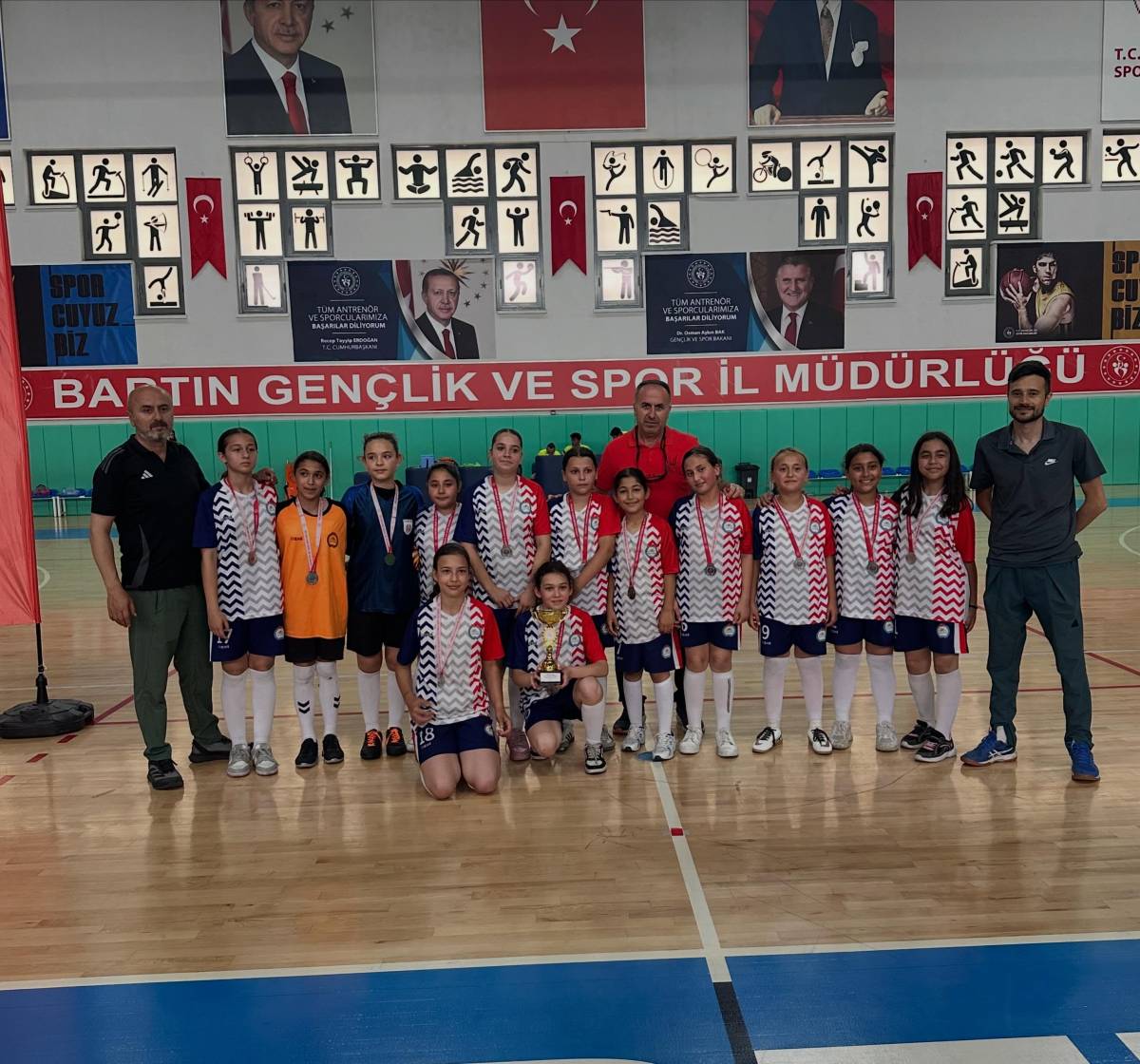 Futsal Kızlarda EllibaşOrtaokulu 1.oldu