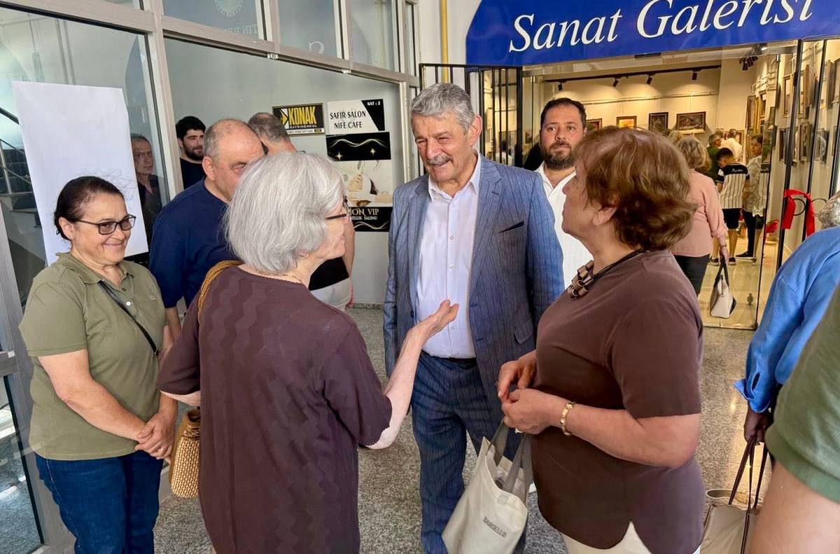 Sanatseverlerle bir araya geldi