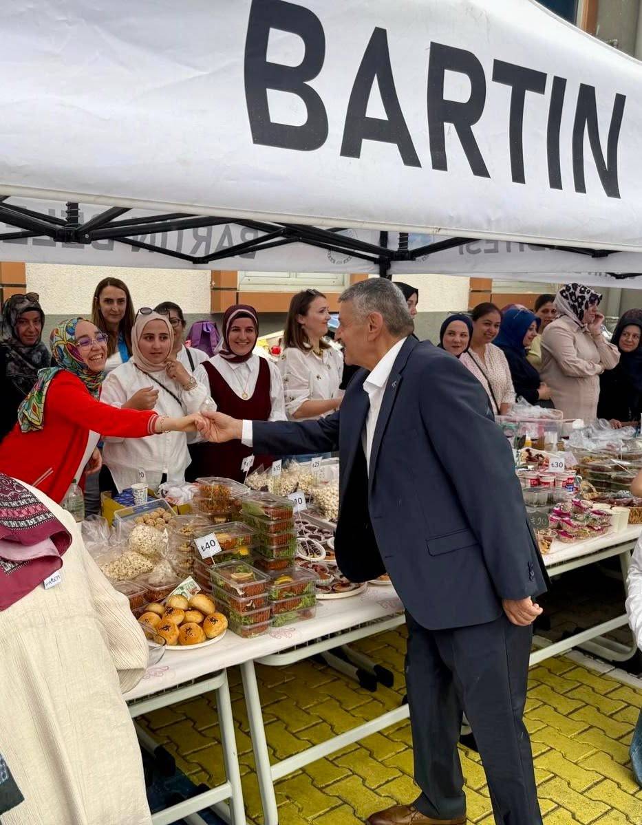 Sevenlerinin ilgisiyle karşılandı