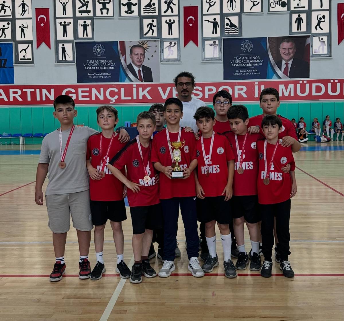 Futsal'da Özel Buluş Küre Ortaokulu şampiyon