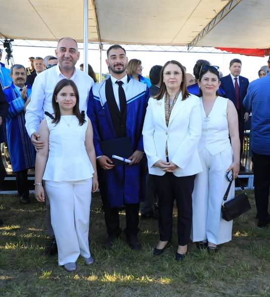 MUTLULUKLARINA ORTAK OLDULAR