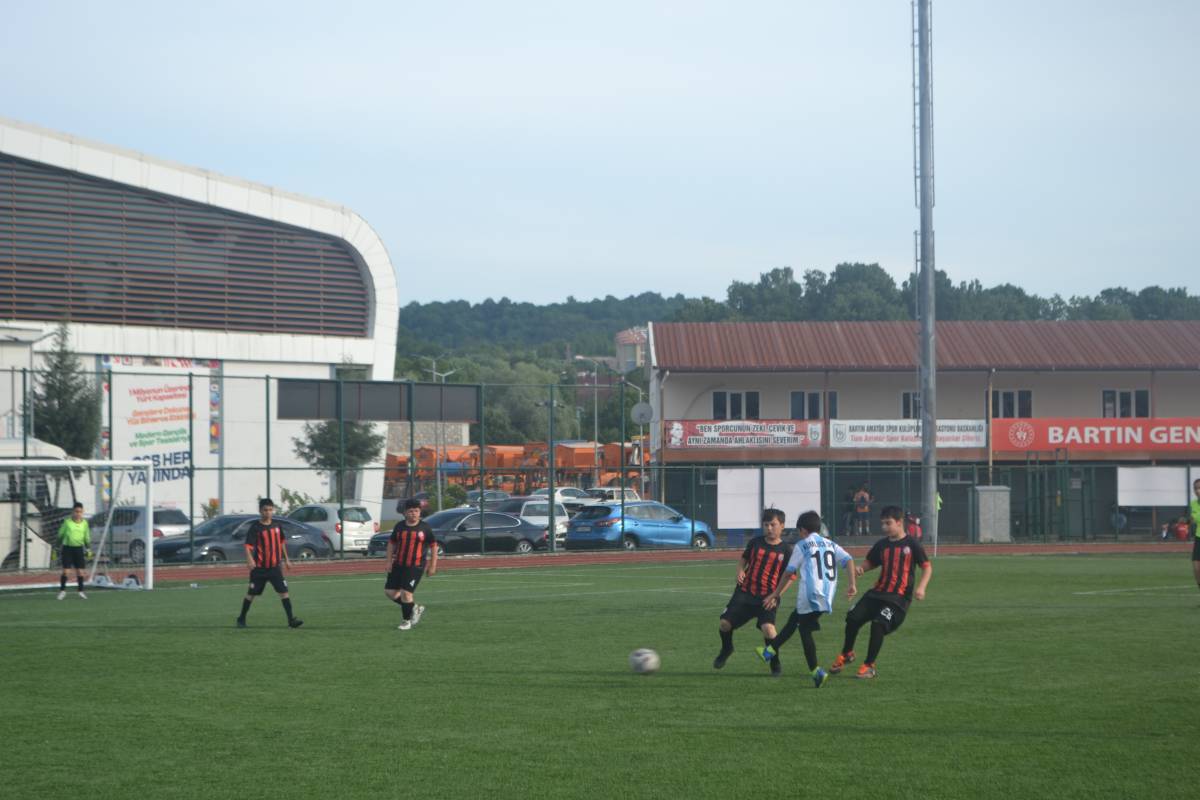 U11'de Bartınspor 3 puanı 3 golle aldı