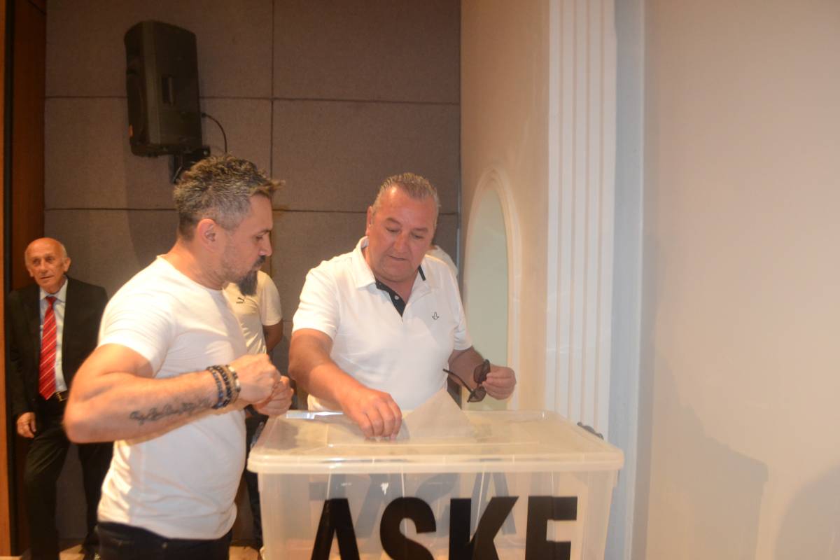 Ferit Kurulan ASKF Kongresine katıldı