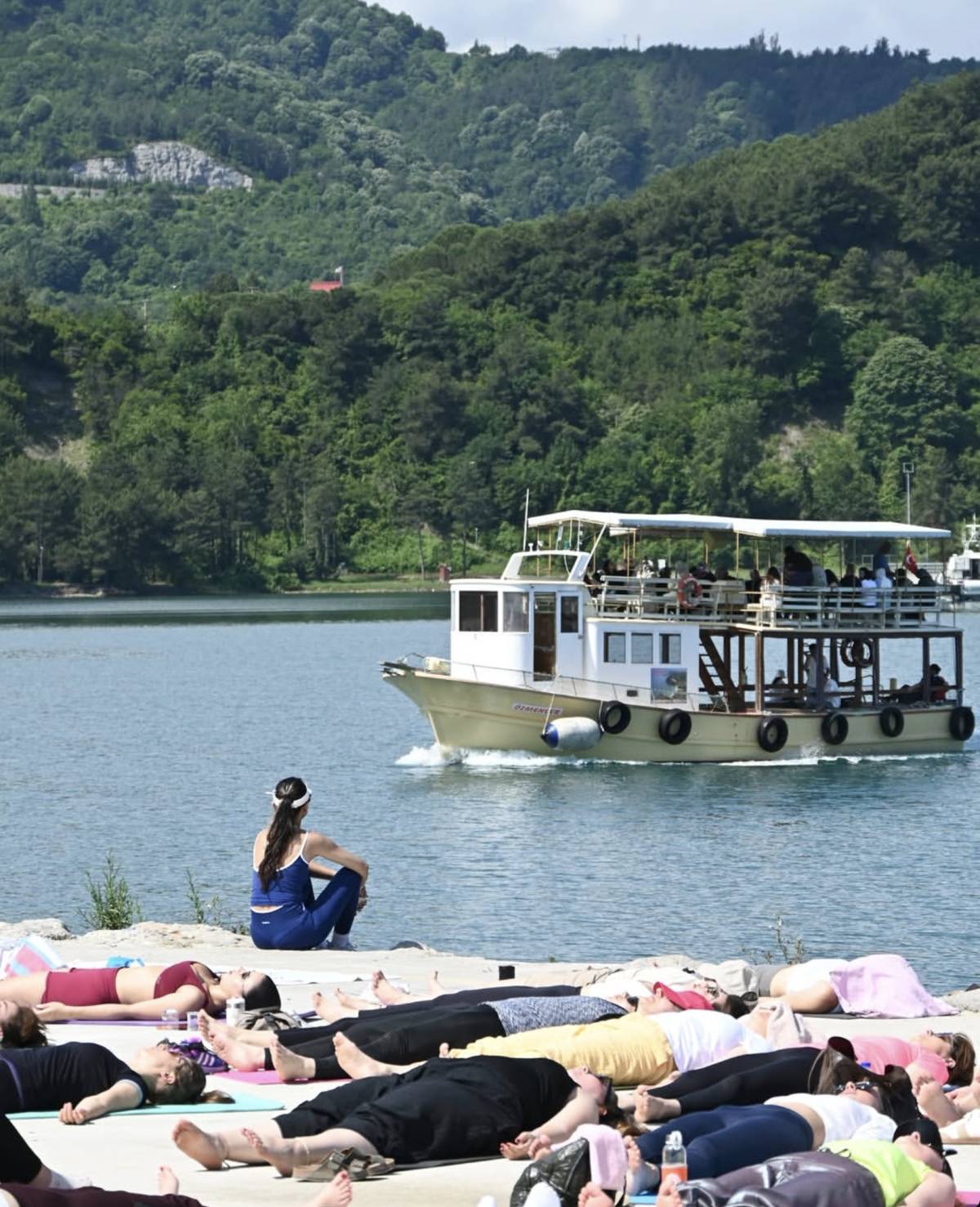 Denize karşı yoga yaptılar