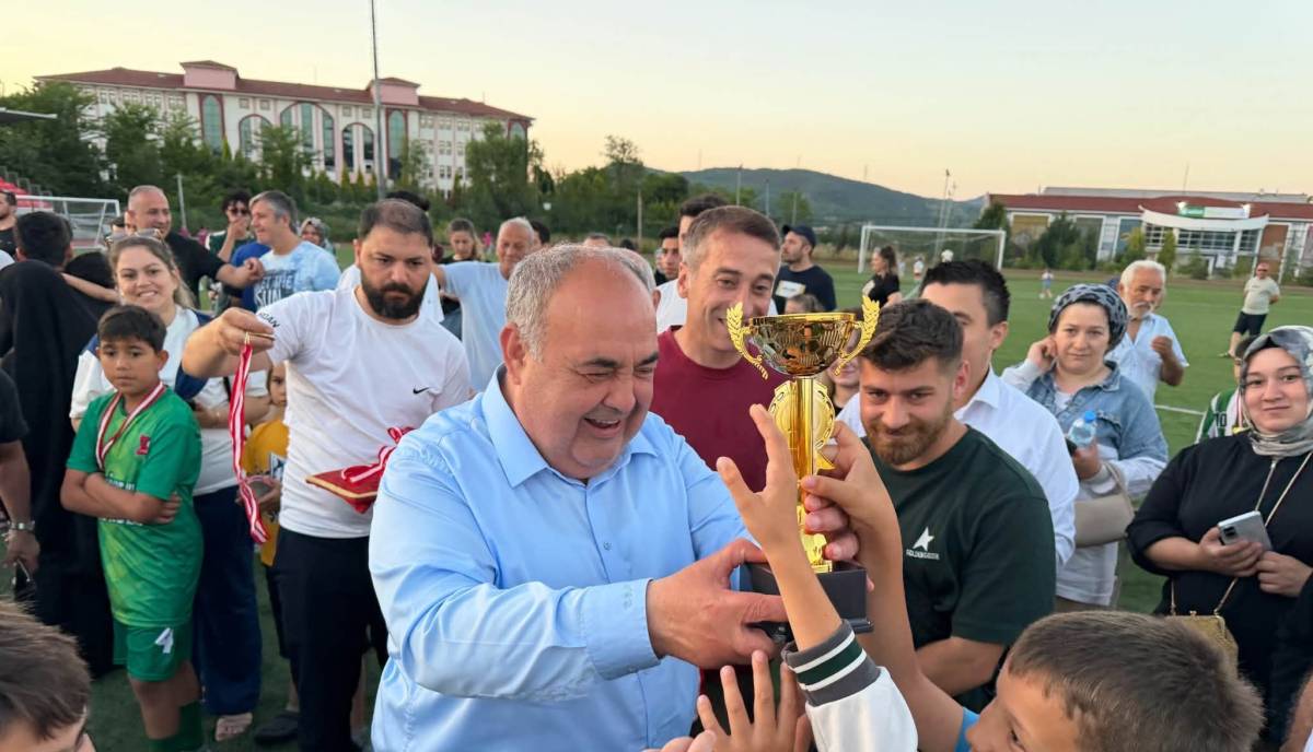 BU SEVGİNİN TARİFİ YOK!
