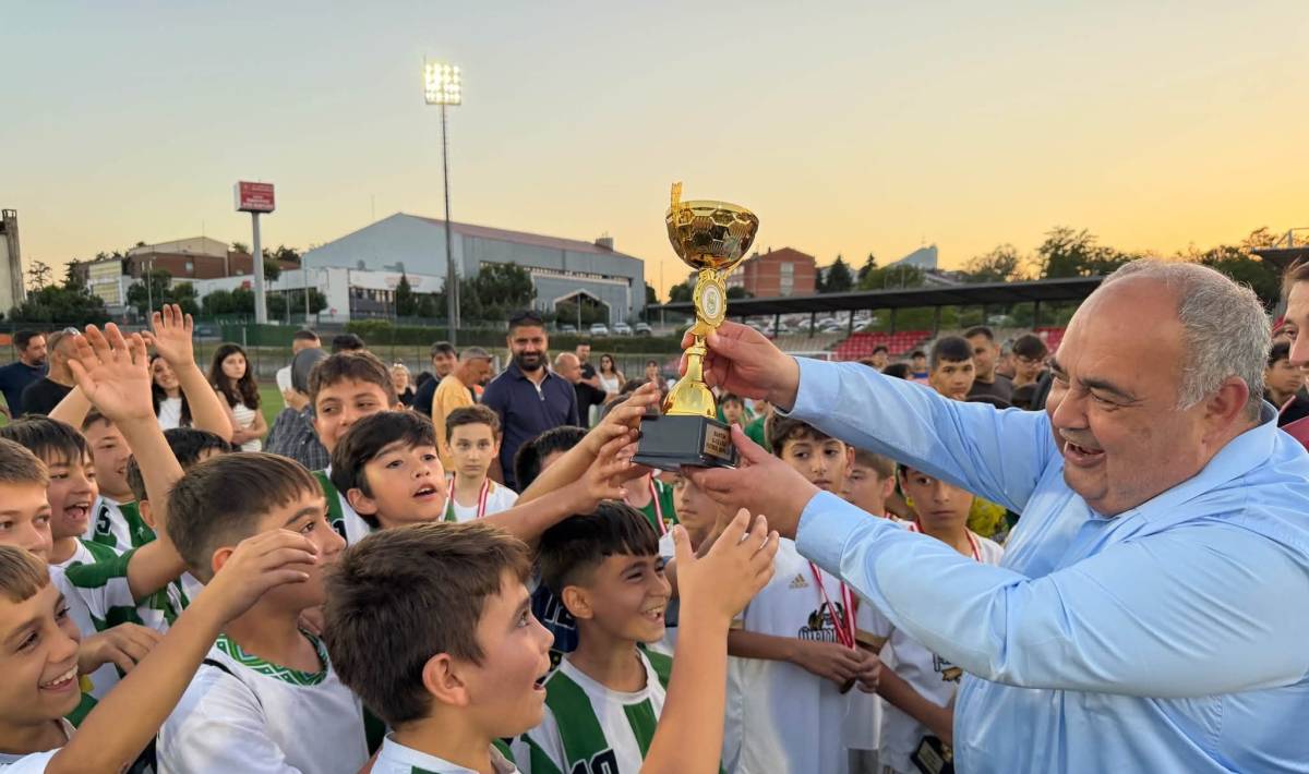 BU SEVGİNİN TARİFİ YOK!