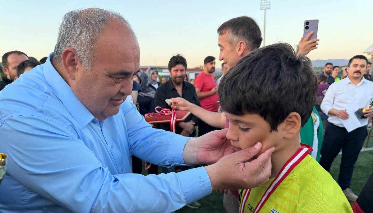 BU SEVGİNİN TARİFİ YOK!