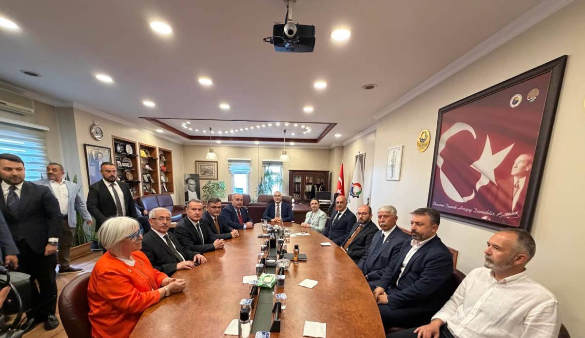 Bakan Işıkhan'dan  Ticaret ve Sanayi Odasına Ziyaret