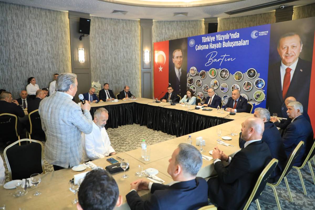 Bakan Işıkhan İş İnsanları İle Bir Araya Geldi