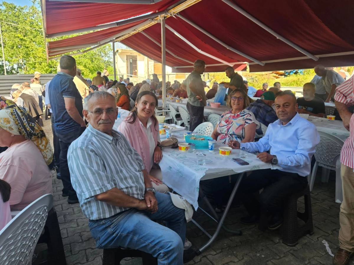 Köy sofrasında buluştular