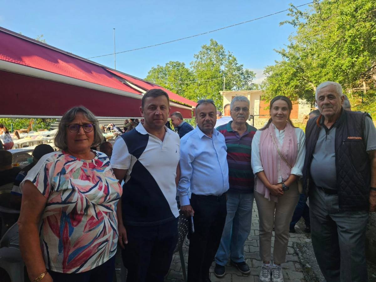Köy sofrasında buluştular